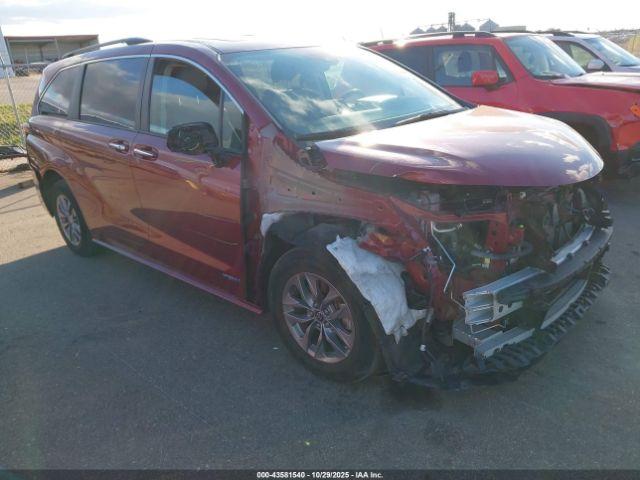  Salvage Toyota Sienna