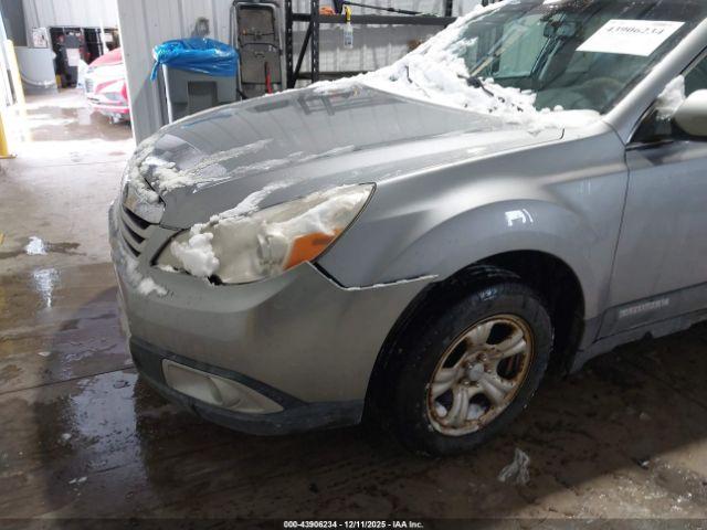 Subaru Outback 2.5i Limited Image 4