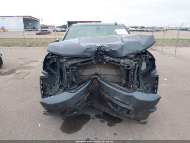 Chevrolet Silverado 1500 Rst Image 13