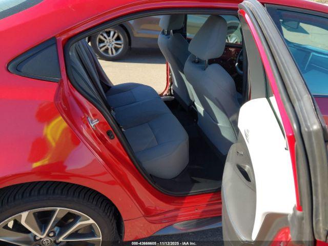 Toyota Corolla Se Image 13