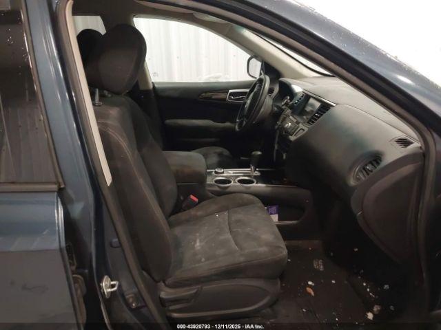 Nissan Pathfinder S Image 2