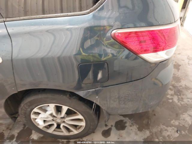 Nissan Pathfinder S Image 7