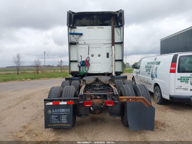 International Prostar Image 11