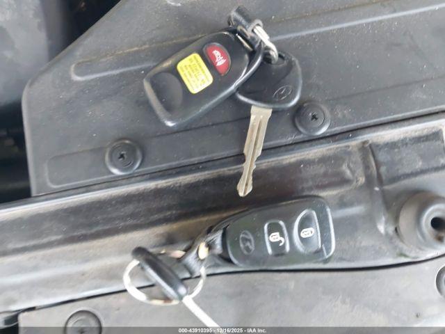 Hyundai SANTA FE Gls V6 Image 6