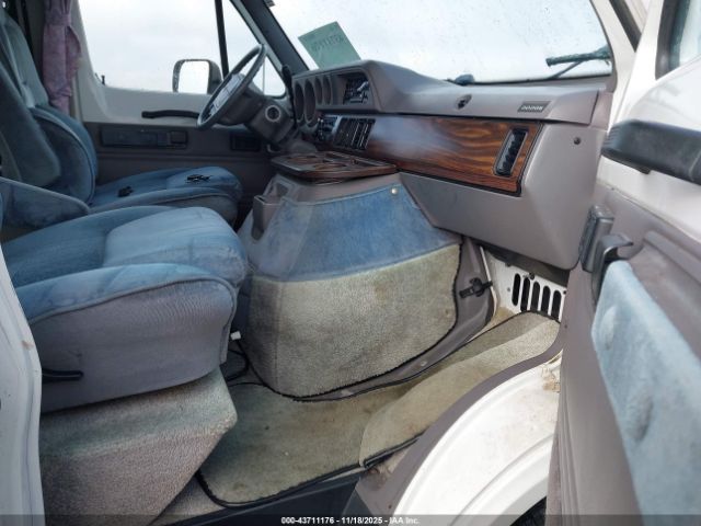 Dodge Ram Van B3500 Image 9