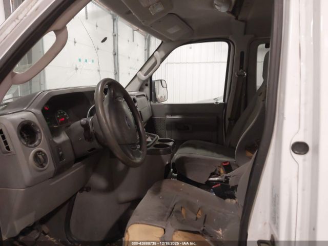 Ford E-350 Xlt Image 6