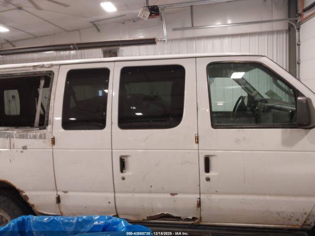 Ford E-350 Xlt Image 2