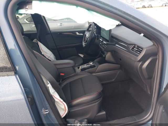 Ford Escape St-line Image 4