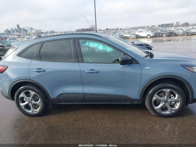 Ford Escape St-line Image 10