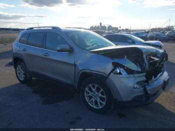  Salvage Jeep Cherokee