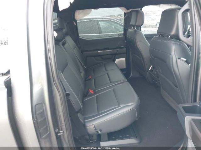 Ford F-150 Lariat Image 12