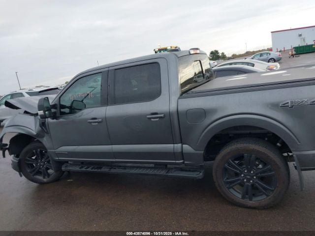 Ford F-150 Lariat Image 4