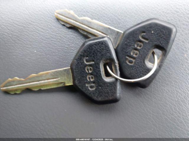 Jeep Cherokee Image 9