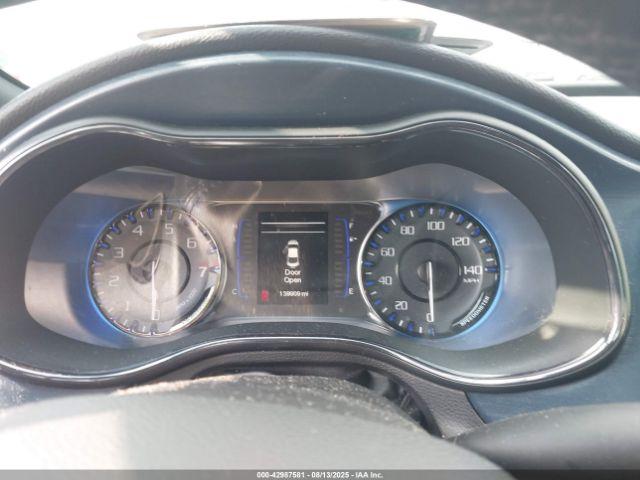 Chrysler 200 S Image 10