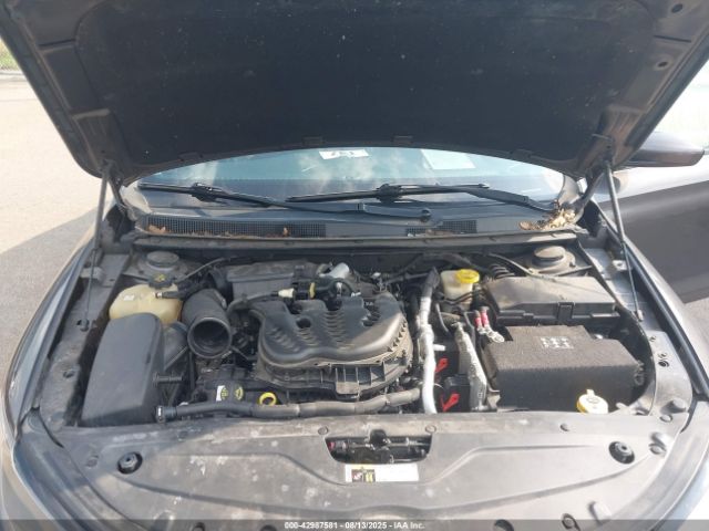 Chrysler 200 S Image 4