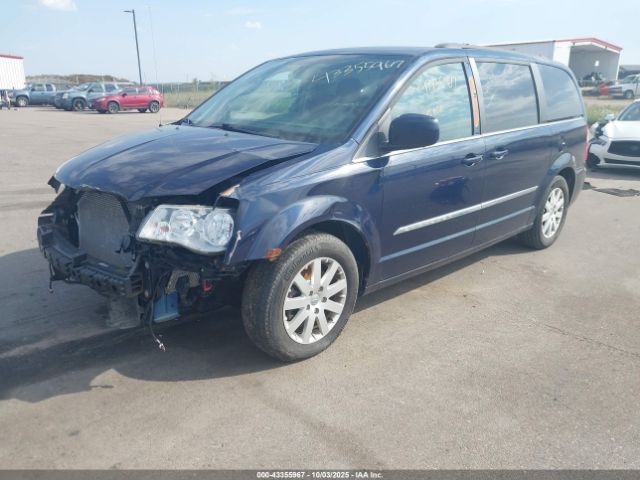 Chrysler Town & Country Touring Image 5