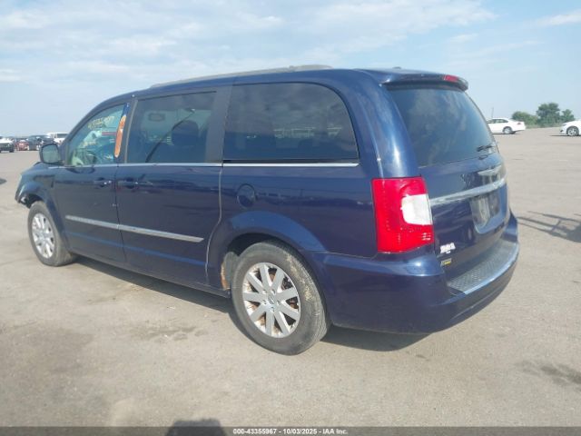 Chrysler Town & Country Touring Image 3