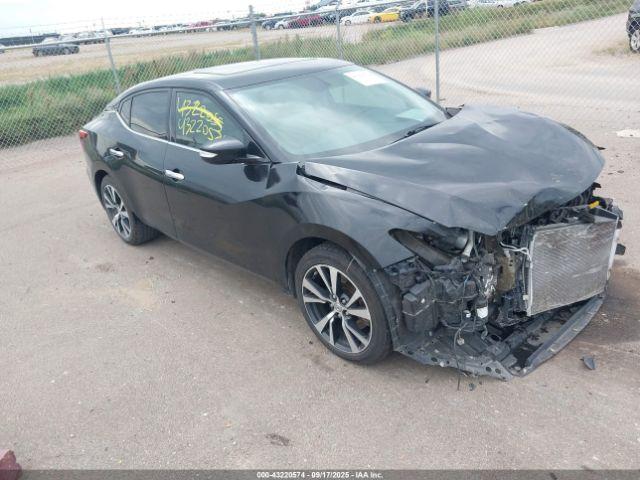  Salvage Nissan Maxima