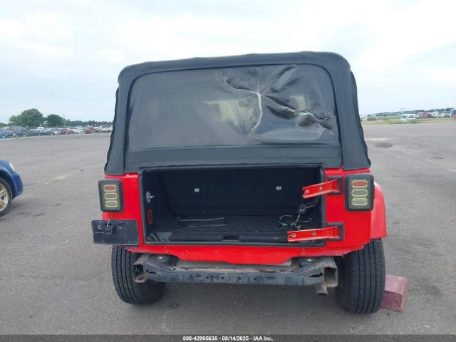 Jeep Wrangler Sahara 4x4 Image 14