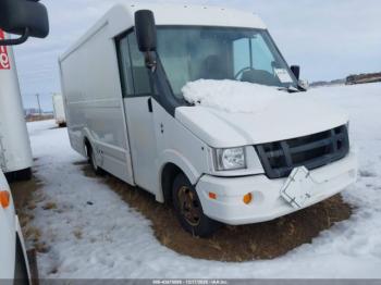  Salvage Isuzu Commercial Van