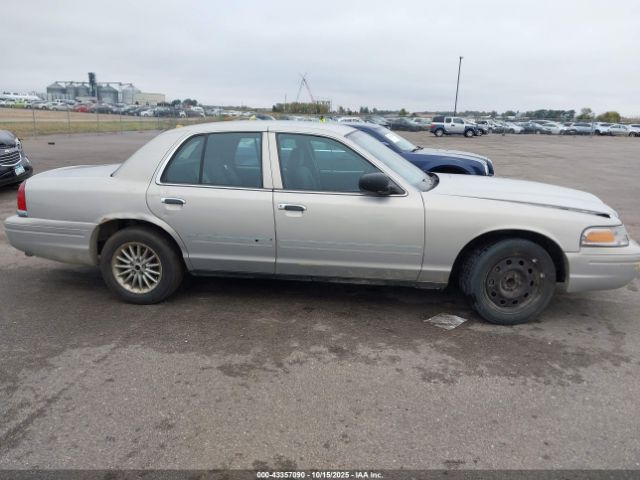 Ford Crown Victoria Image 4
