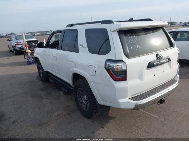 Toyota 4Runner Trd Off Road Premium Image 3