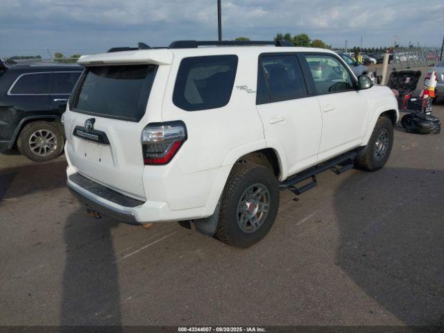 Toyota 4Runner Trd Off Road Premium Image 5