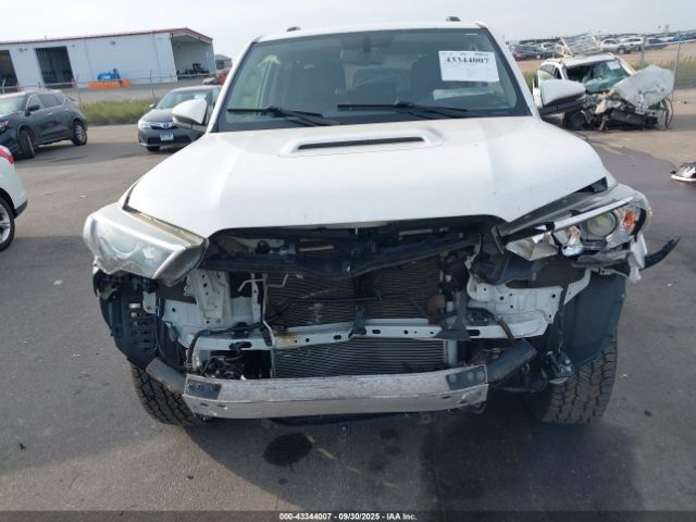 Toyota 4Runner Trd Off Road Premium Image 11