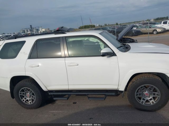 Toyota 4Runner Trd Off Road Premium Image 9