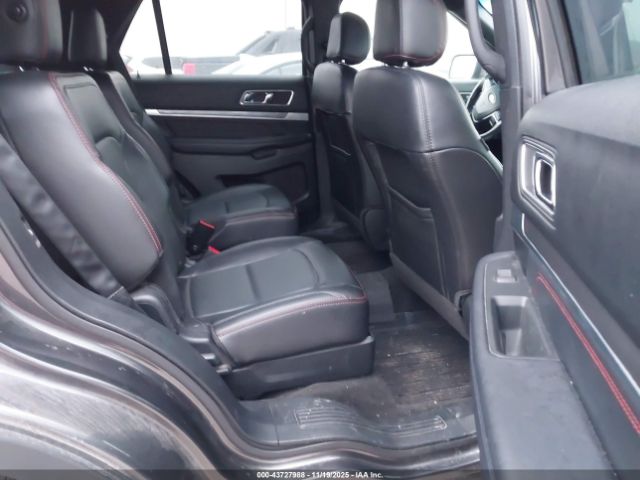 Ford Explorer Sport Image 3
