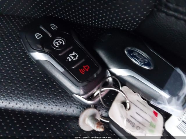 Ford Explorer Sport Image 15