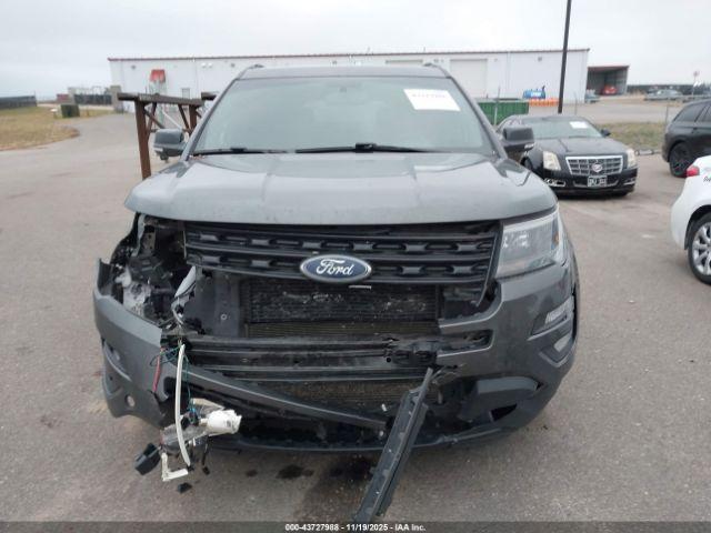 Ford Explorer Sport Image 10