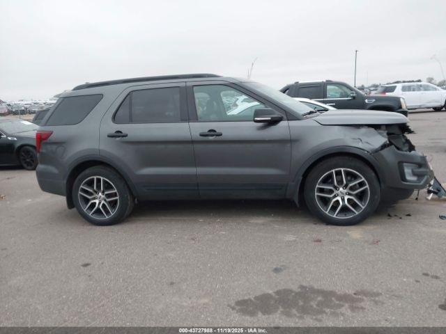 Ford Explorer Sport Image 12
