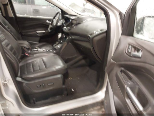 Ford Escape Titanium Image 3