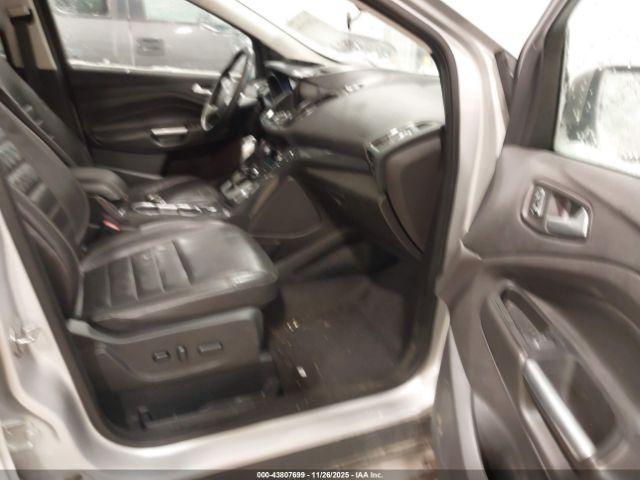 Ford Escape Titanium Image 3