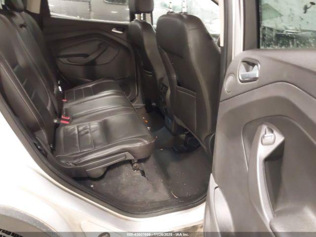 Ford Escape Titanium Image 7