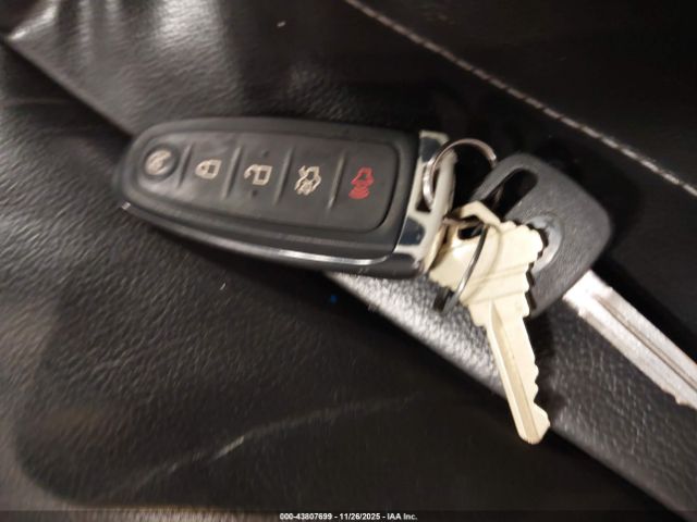 Ford Escape Titanium Image 12