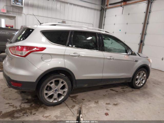 Ford Escape Titanium Image 13