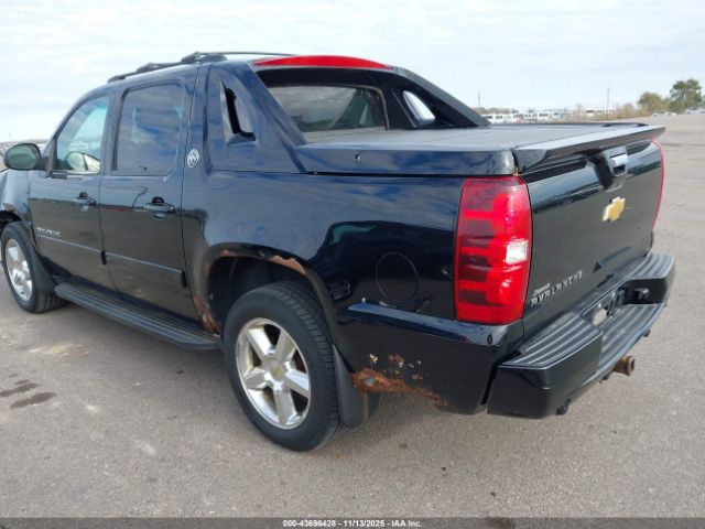Chevrolet Avalanche Lt Image 3