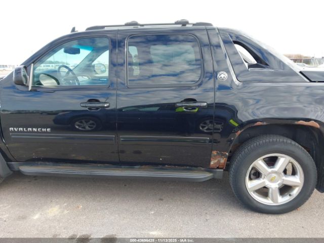 Chevrolet Avalanche Lt Image 11