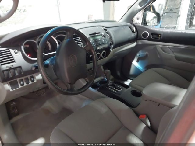 Toyota Tacoma Image 17