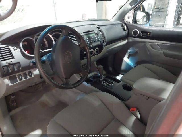 Toyota Tacoma Image 17