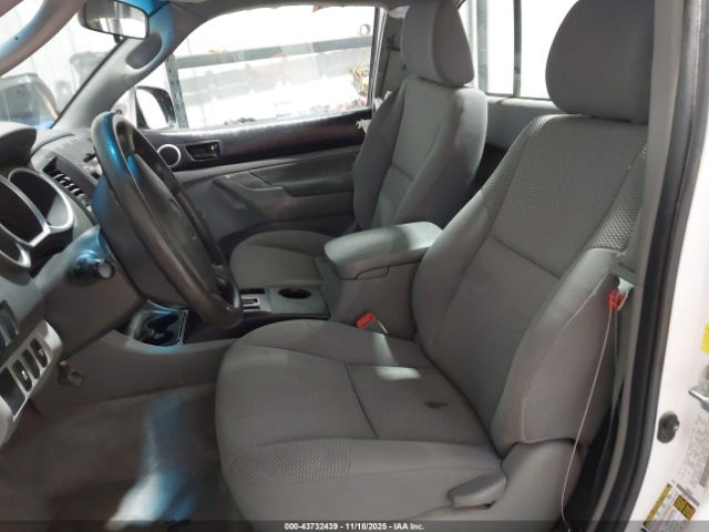 Toyota Tacoma Image 18