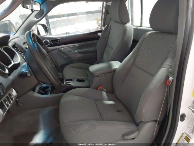 Toyota Tacoma Image 18