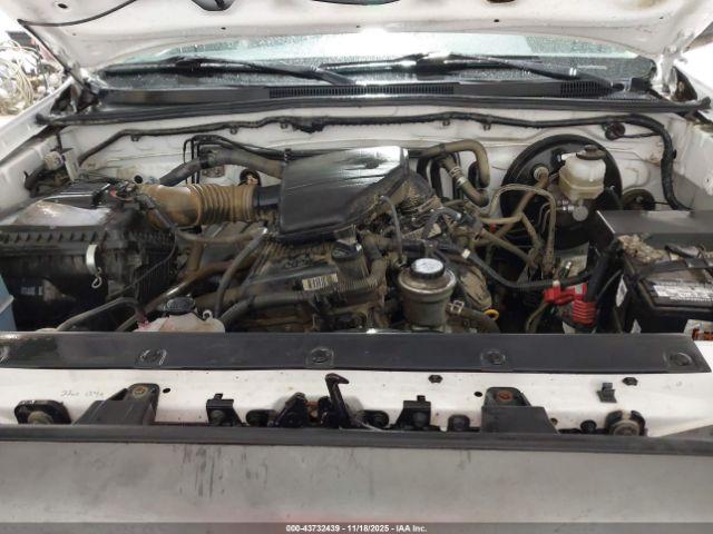 Toyota Tacoma Image 2