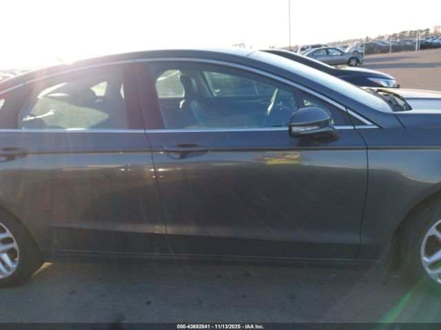 Ford Fusion Se Image 4