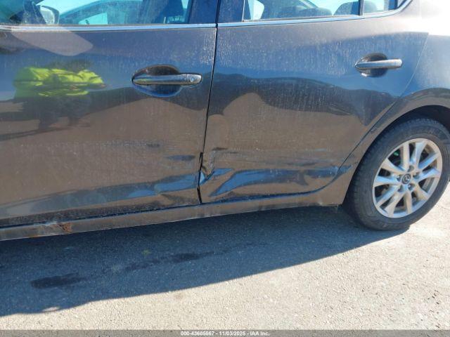 Mazda Mazda3 I Touring Image 19