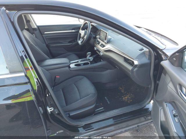 Nissan Altima Sv Fwd Image 9