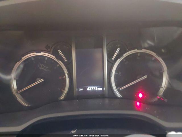 Toyota 4Runner Limited Image 9