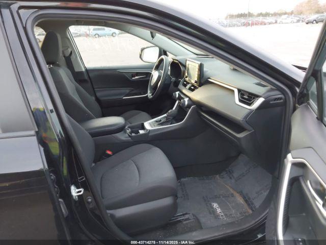 Toyota RAV4 Xle Image 17